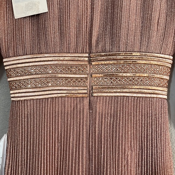 Mac Duggal Metallic 30750 Pleated A-Line Midi Cocktail Dress - Picture 11 of 17